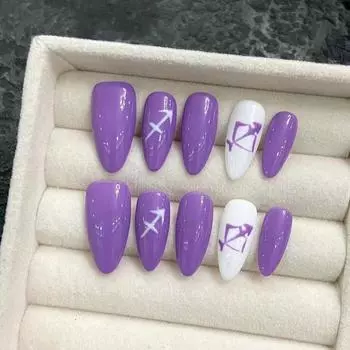Искусственные ногти ручной работы Знаки зодиака - Стрелец Миндаль Раскрашенные вручную Фиолетовые ногти для фототерапии Накладные ногти Многоразовые и съемные ногти XS