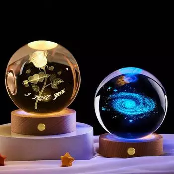 Искусственный хрустальный шар, успокаивающий космический ночник, прозрачные светящиеся звездные сферы с деревянной основой для прикроватного столика C
