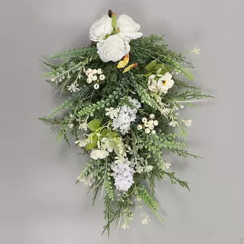 Искусственный венок в форме капли длиной 50 см. Декоративное украшение на входную дверь ручной работы.