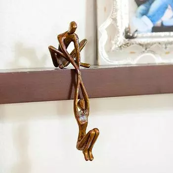 Искусство Статуя Любовник Произведение Искусства Мужчина Поднимает Женщину Творческая Фигурка Пара Скульптура Декор Настольный Орнамент