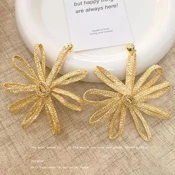 Island Holiday! Yi Mengling Same Style Woven Flower Earrings Female Exaggerated Seaside Vacation Style Earrings Niche Earrings Yi Mengling with flower earrings