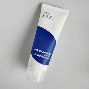 ISNTREE ОЧИЩАЮЩАЯ ПЕНКА С НИЗКИМ PH ГИАЛУРОНОВОЙ КИСЛОТЫ 150мл