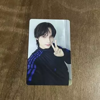 Использованная официальная фотокарточка TXT HUENINGKAI SANCTUARY Comeback Live Benefit 5 Forms ver TOMORROW TOGETHER