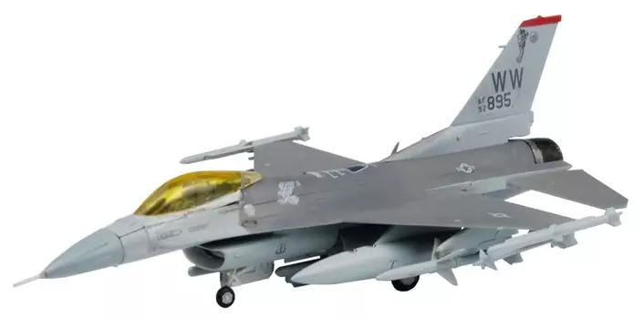 Истребитель ВВС США Platts Fighting Falcon, база Мисава, 35-е истребительное крыло, набор из 2 пластиковых моделей, литые цветные 1/144 F-16C PF-55
