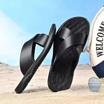 Итальянские кожаные тапочки для мужчин 2024 года, новые летние туфли для отелей и пляжа, высокое качество, большой размер 47, легкие туфли на плоской подошве, мужские шлепанцы 39 чёрный