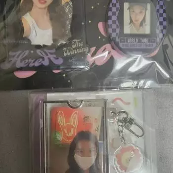 Iu Downing Photo Card Holder And 13th Anniversary Photo Card Holder Are Sold In Bulk