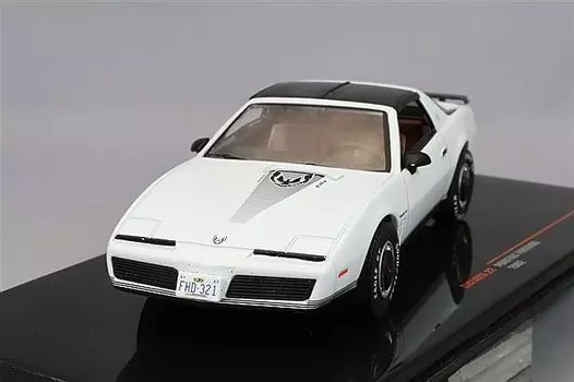 Ixo Pontiac Firebird 1982 Pearl White 1/43