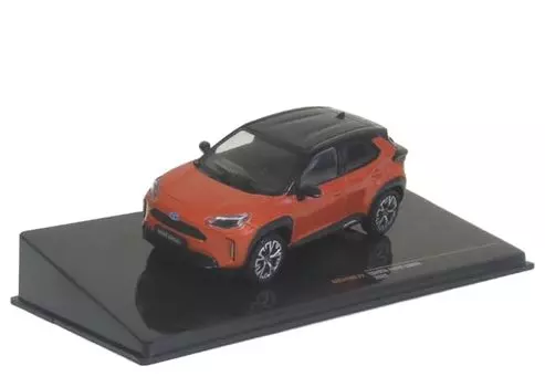 Ixo Toyota Yaris Cross 2022 Orange с левым рулем. Технические характеристики готового продукта в масштабе 1/43.