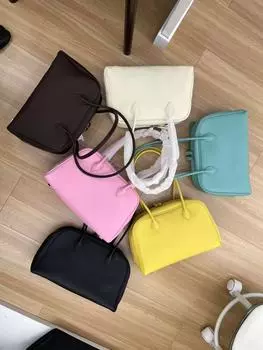 Из натуральной кожи 2025 года, новая сумка-подушка в минималистском стиле Boston, большая вместимость, сумка-тоут из коровьей кожи, сумка через плечо, маленькая сумка Small size 32 x 11 x 19cm красный