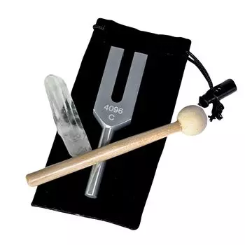 из тюнера Crystal Tuner 4096 Гц, молоточек и наконечник Crystal Point, а также руководство по эксплуатации, в комплекте камертон, камертон, тюнер для очистки пространства [Magic Sedona], сумка,