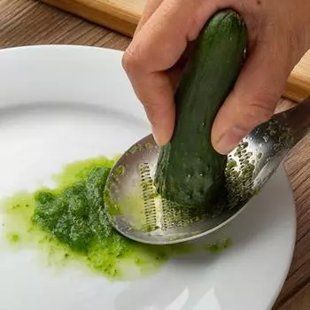 Измельчитель чеснока, ручная терка для приготовления дополнительных продуктов, Нескользящая прочная терка в форме ложки, терка для фруктов и овощей, шлифовальная машина для кухни S