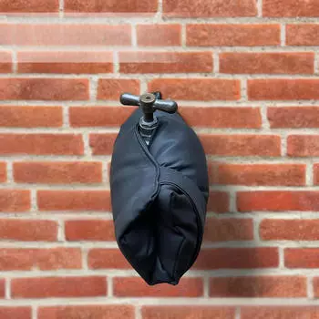 Изолированная защита для наружного крана для зимней погоды чёрный