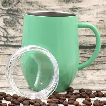 Изолированный винный стакан без ножки из нержавеющей стали с крышкой и ручкой зелёный