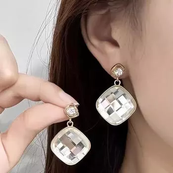 Изящные серьги-вспышки, роскошные серьги-гвоздики в форме ромба, женские серьги-гвоздики, серьги, модные аксессуары из высококачественных страз и кристаллов.