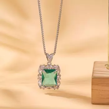 Изумрудное квадратное ожерелье Женское ретро универсальное атмосферное циркониевое ожерелье
