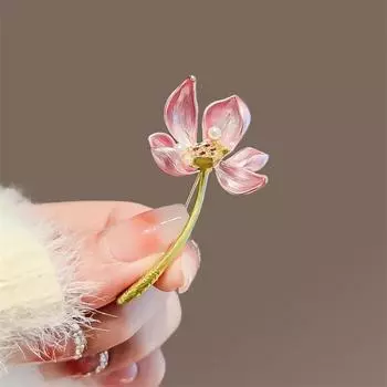 Изысканная брошь в виде цветка лотоса для женщин и девочек, элегантные значки в виде цветка лотоса, креативные значки для темперамента, аксессуары для одежды