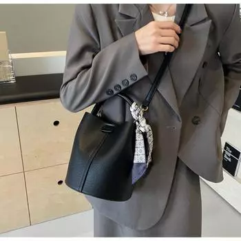 Изысканная и модная ручная сумка для женщин. Новинка 2024 года. Универсальная сумка-ведро в стиле вестерн с высококачественной и модной сумкой через плечо. only bag