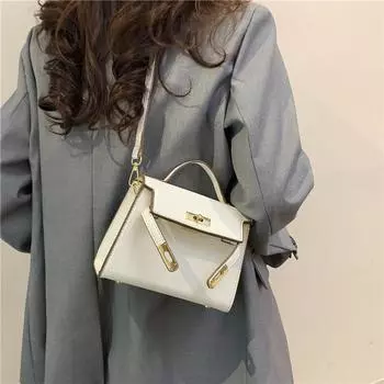 Изысканная маленькая квадратная сумка, простая и высококачественная сумка через плечо, летняя французская ниша, простая сумка через плечо, универсальная для поездок на работу only bag