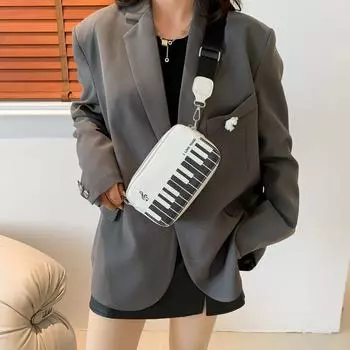 Изысканная, милая и персонализированная маленькая женская маленькая квадратная сумка из искусственной кожи контрастного цвета с изображением пианино. 24 Весенняя новая маленькая сумка через плечо с ароматным ветром на одно плечо.