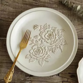 Изысканная рельефная керамическая тарелка с цветком, креативные нестандартные десертные тарелки для фруктов, роскошная ресторанная тарелка для салата или стейка, домашняя посуда