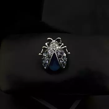 Изысканная ретро-брошь в виде божьей коровки, элитный корсаж в виде жука, инкрустированный бриллиантами, роскошная булавка в стиле «темперамент» для мужчин и женщин, аксессуары для костюмов