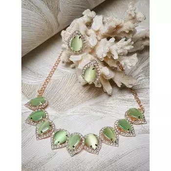 Изысканное позолоченное изделие Sukkhi с колье и серьгами-подвесками | Комплект украшений для женщин