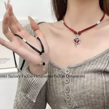 Изысканное винно-красное бархатное ожерелье Love – высококачественная, милая и стильная цепочка на ключицу для женщин N1009 чёрный