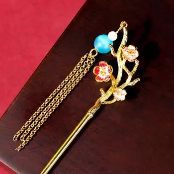 Изысканные булочки древней ханьской национальности. Один шаг, один шаг. Встряхните дизайн с длинной кисточкой, позолота, жевательная резинка в старинном стиле.