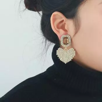 Изысканные геометрические серьги-сердечки из сплава ZAA с бриллиантовыми акцентами — легкая роскошь для универсального повседневного ношения темно-серого