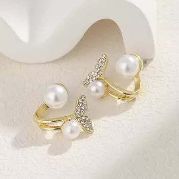 Изысканные и маленькие жемчужные серьги-гвоздики «рыбий хвост» с двумя ушками, модные и высококачественные серьги с подвеской сзади, роскошные и универсальные серьги.