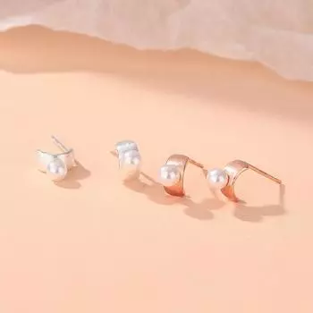 Изысканные изогнутые серьги с жемчугом, персонализированные геометрические серьги высокого класса в нишевом дизайне