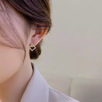 Изысканные квадратные геометрические серьги-гвоздики для женщин, летний нишевый дизайн, простые серьги