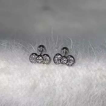 Изысканные милые блестящие бриллиантовые серьги-бантики для женщин и девочек серебряного цвета, милые маленькие серьги-гвоздики, аксессуары для вечеринок 1Pcs