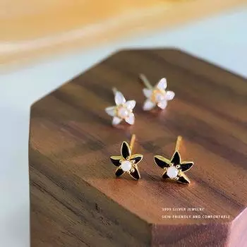 Изысканные серьги Gardenia женские легкие роскошные серьги-гвоздики с сенсационными отверстиями для ушей