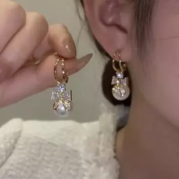 Изысканные серьги-гвоздики с жемчужным бантом для женщин, серьги-кисточки, украшения для свадебной вечеринки 1Pair