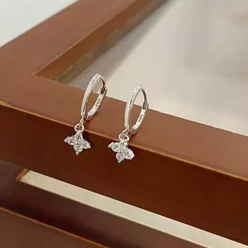 Изысканные серьги-пуговицы в виде цветка с четырьмя лепестками для женщин, легкие, роскошные, темпераментные, универсальные, высокого класса