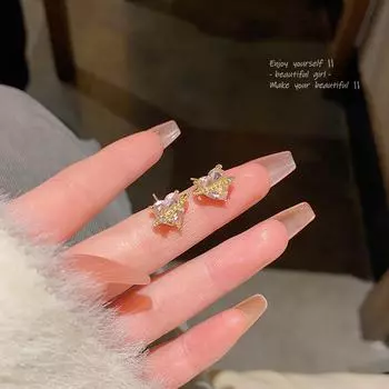 Изысканные серьги-сердечки из розового циркония из серебра 925 пробы — легкая роскошь и универсальный дизайн золотой