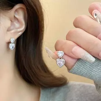 Изысканные серьги-сердечки с цирконом