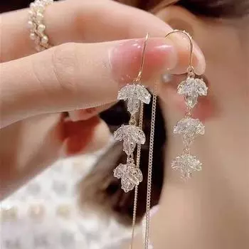 Изысканные серьги золотого цвета с кленовым листом, женские длинные серьги с кисточками, темпераментные серьги на день рождения, подарки золотой