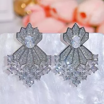 Изысканные золотые и серебристые уникальные серьги-гвоздики с цирконием CMM, женская одежда, универсальные современные ювелирные аксессуары золотой