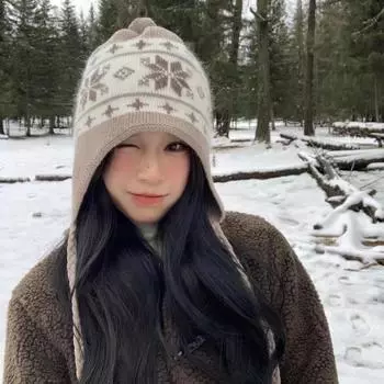 Jacquard warm knitted hat autumn and winter cute hairball ear protection wool hat sweet pullover hat cold hat tide M56-58cm чёрный