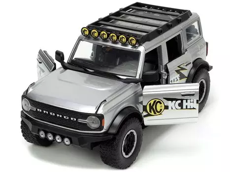 JADATOYS JUST TRUCKS WHEELS 2021 FORD BRONCO KC HILITES minicar 33852 124 w/RACK &