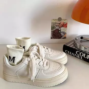 Japanese milk fufu little white shoes women s 2025 autumn new ins retro casual board shoes student casual sports shoes 35