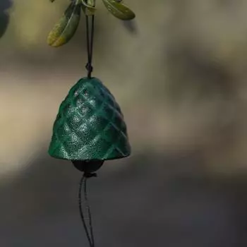 Japanese Style Cast Iron Courtyard Outdoor Wind Chime Balcony Temple Pendant and Wind Pendant Retro Iron Bell Doorbell 5.3x5.3x5cm - 1pcs