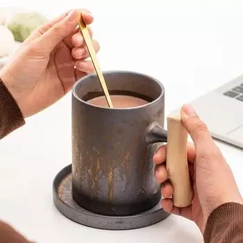 Japanese-style Ceramic Coffee Mug Large Capacity 600ml Coffee Tea Cup Rust Glaze Rough Pottery Water Beer Mug with Wood Handle 501-600ml