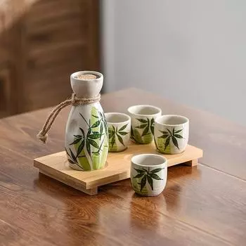 Керамический набор для сакэ в японском стиле с бутылкой и чашками для сакэ, подходящий для подачи горячего или холодного сакэ дома или в ресторане. Ceramic Sake Set [Type A]