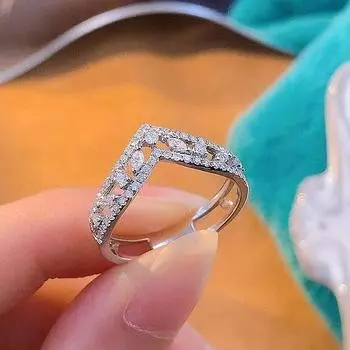 Эффектное кольцо на палец для женщин, простой V-образный дизайн, роскошный ослепительный камень с фианитом, модные аксессуары для свадебной вечеринки, ювелирные изделия 10