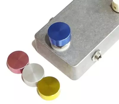 Эффекторный ножной переключатель Hat Switch Cap Foot Cover алюминиевый 4-цветный набор [FSTA] (Синий, Желтый, Серебряный, Розовый) FSWA-4C-BlYlSvPi