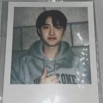 Экзо До. Делать. Новогодние поздравления 2024 года. Запечатанная фотокарточка Polaroid.