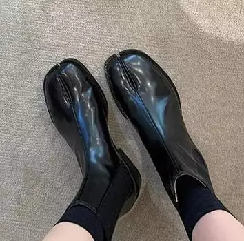 Эластичные ботинки-челси без застежек, женские, с разрезным носком, на низком каблуке, ботильоны, женские туфли-таби, зимние, из лакированной/матовой кожи 35